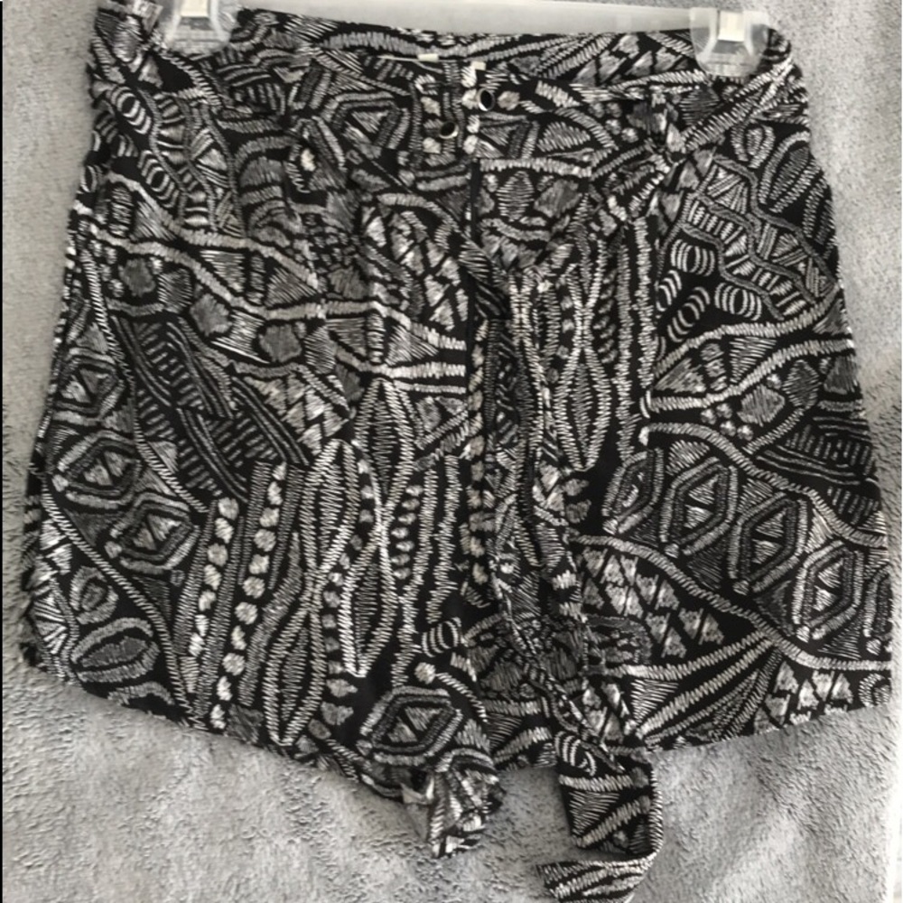 tie shorts